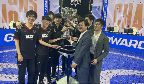 球队在进攻 球队在进攻